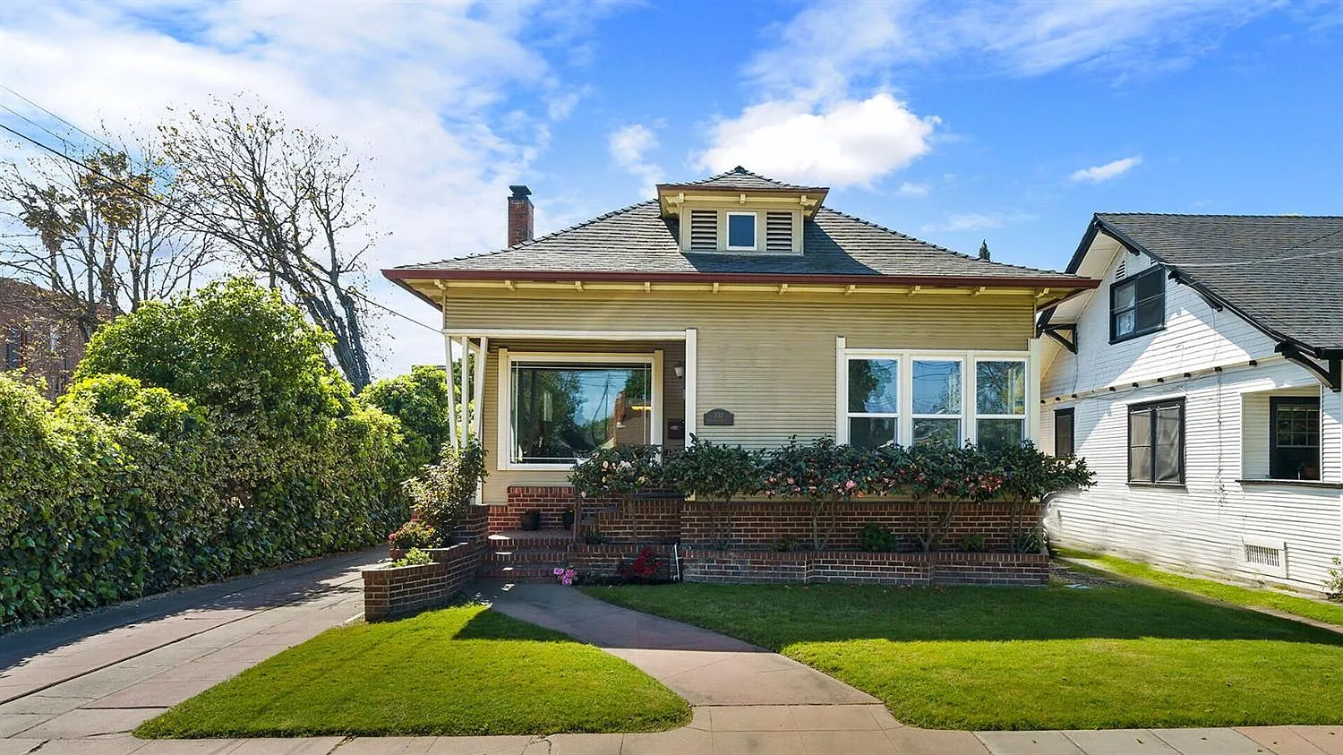 530 W Rose St photo 1