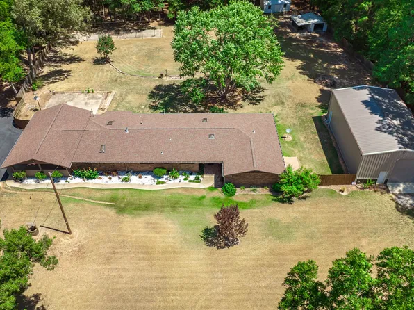 512 Hillcrest Dr, Hughes Springs, TX 75656