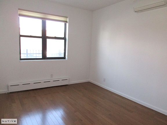 3rd image of 220 Eagle St APT 1