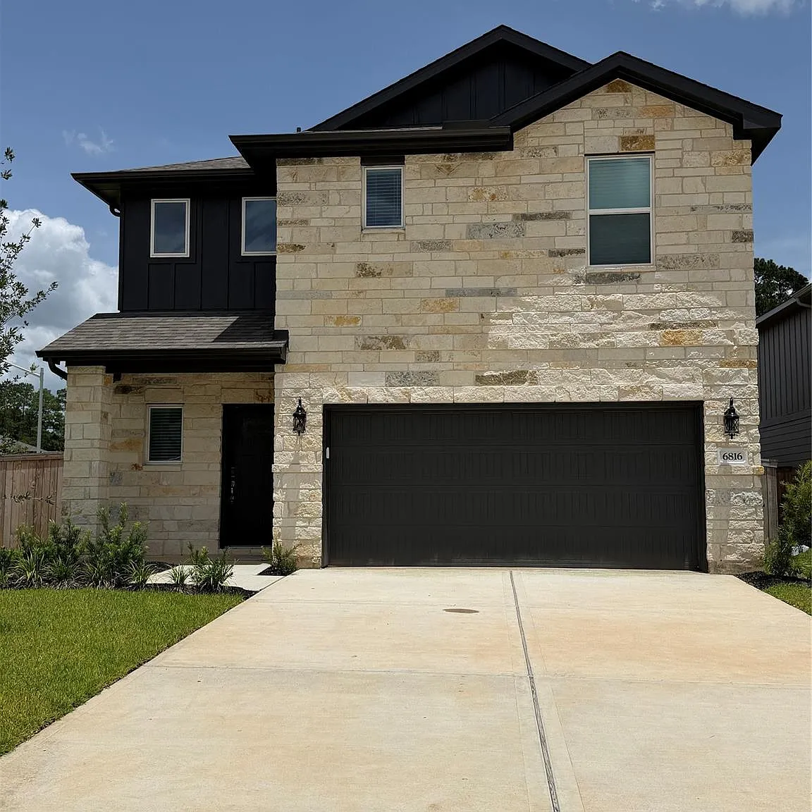 4 bed, 2.5 bath, 2265 sqft, $2,595 — Photo 1