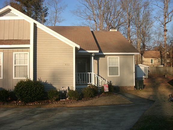 2nd image of 932 S Hornbeam Dr