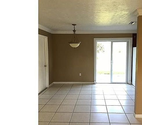 4th image of 525 Jefferson Dr