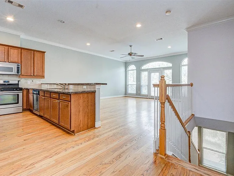 1507 Paige St — Photo 14