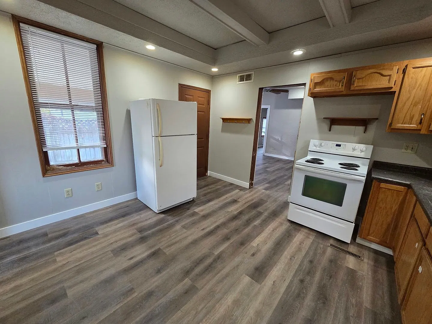 Spacious 3 Bed, 1 Bath Single Family Home! — Photo 3