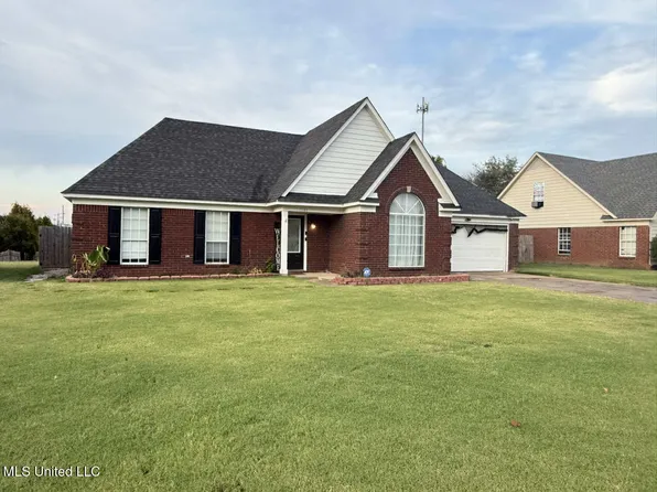 1784 Thomas St, Horn Lake, MS 38637