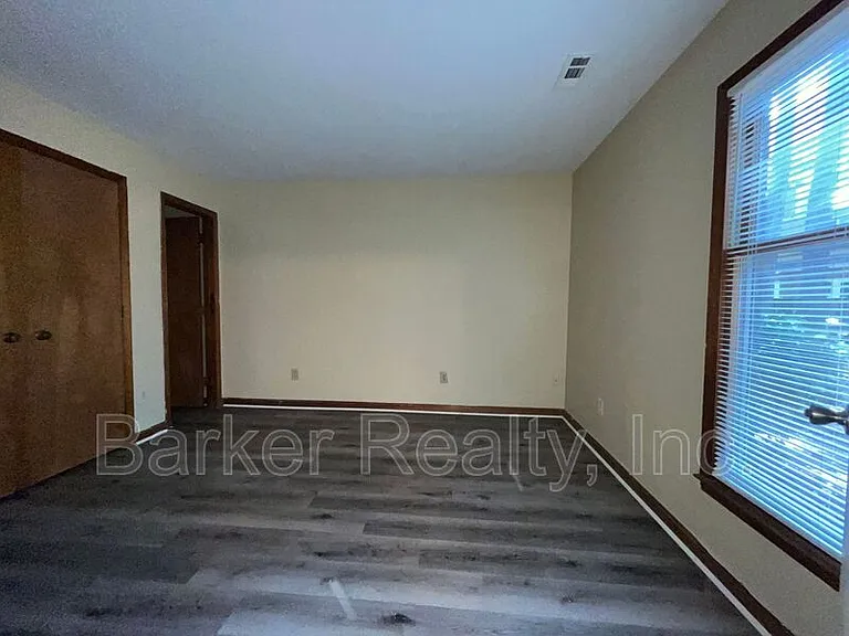 3239 Mill Run — Photo 8