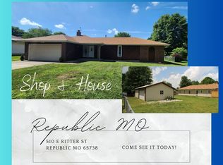 510 E Ritter St, Republic, MO 65738