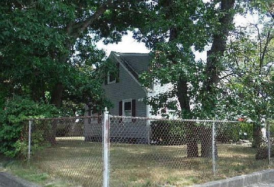 2nd image of 19 Kent St