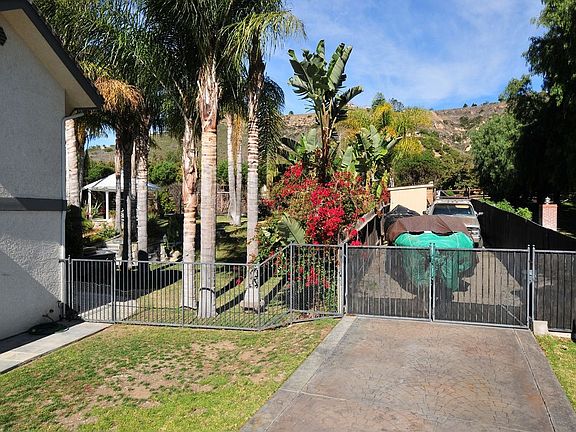 4th image of 2883 N Las Posas Cir