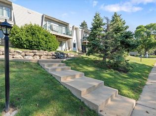 2404 Independence Ln APT 202, Madison, WI 53704