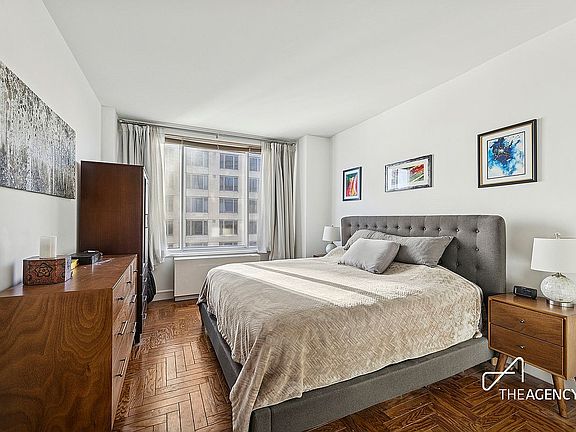 4th image of 200 Riverside Blvd APT 12B