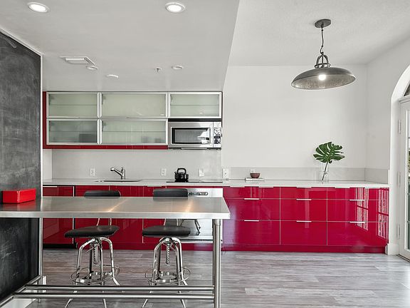 5th image of 730 3rd St APT 205