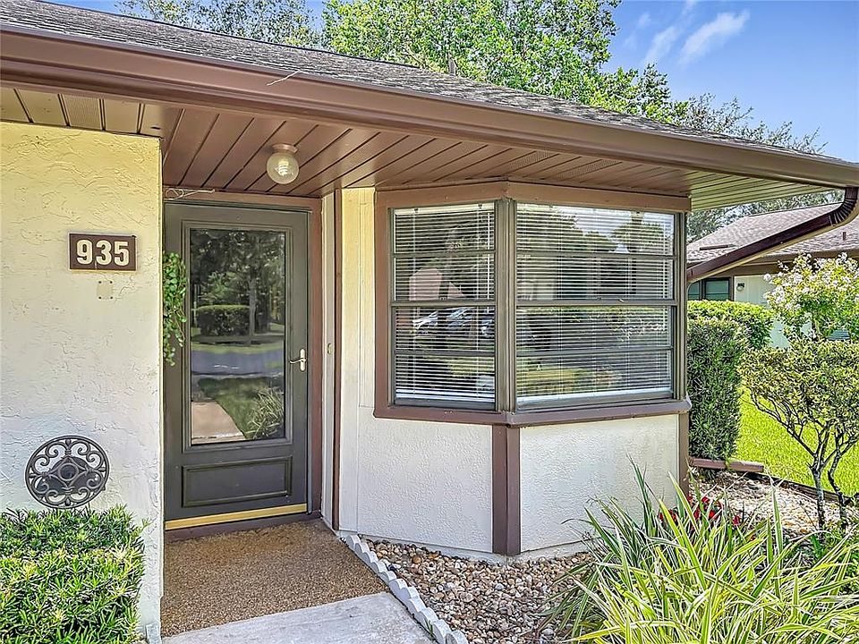 1st image of 935 EASTRIDGE DRIVE #7A