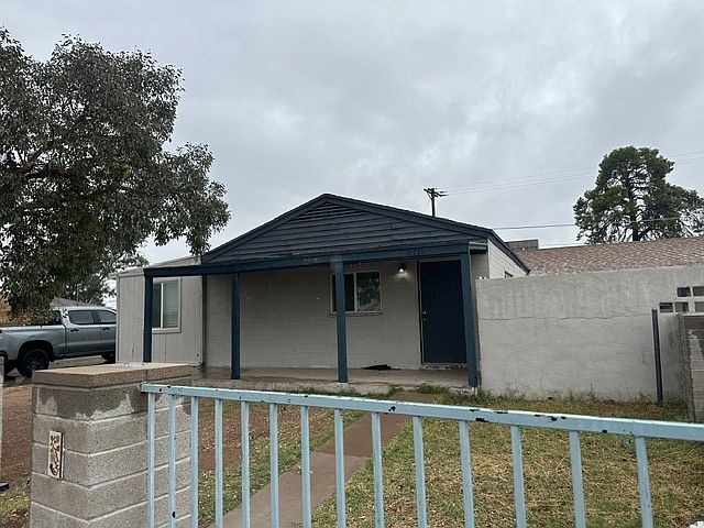 1st image of 2111 E Sunland Vis