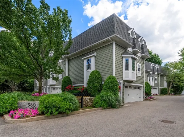 580 Quarry St #4, Quincy, MA 02169