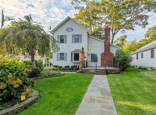 54 Breezy Point Road, Wading River, NY 11792