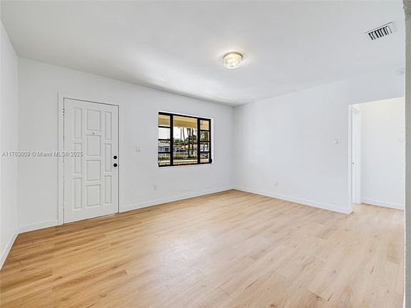 5th image of 1610 NW 33rd Ave #1