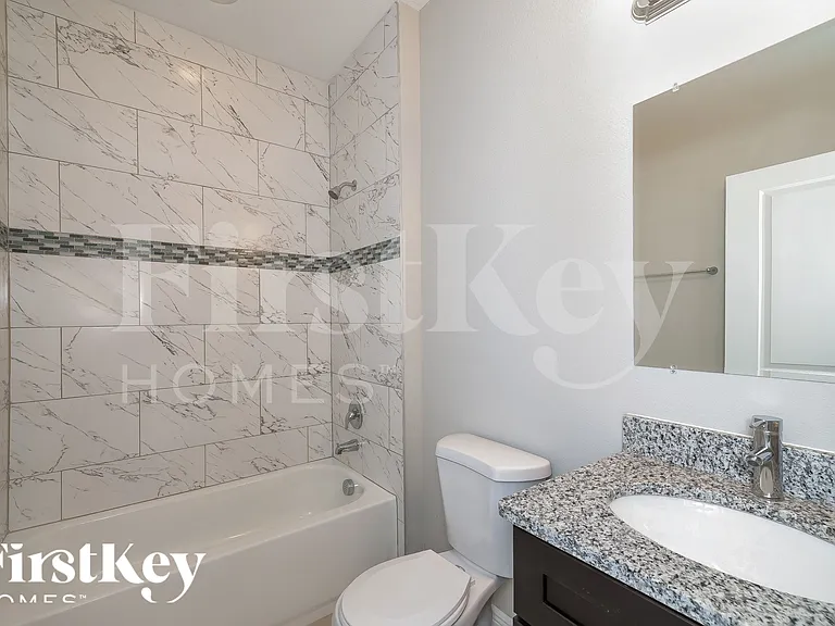 445 Eagle Dr — Photo 16