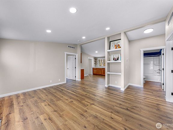5th image of 3027 Bayview Drive