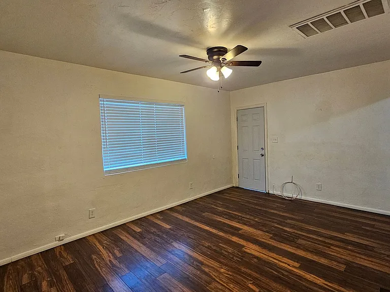 1344 N Country Club Rd — Photo 4