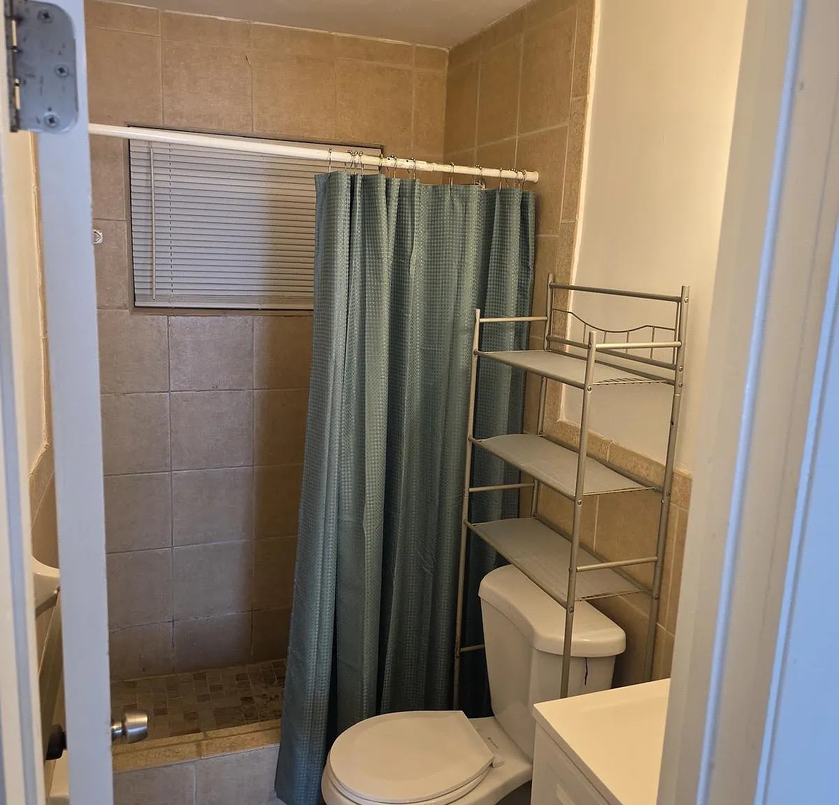 2 bed, 1800 sqft, $1,850 — Photo 2
