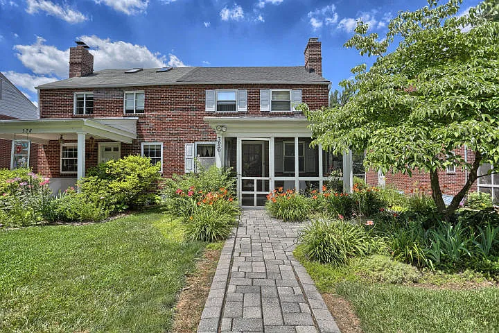 326 Atkins Ave photo 1