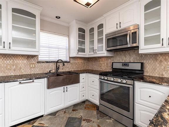 4th image of 1412 Woodbine Ct