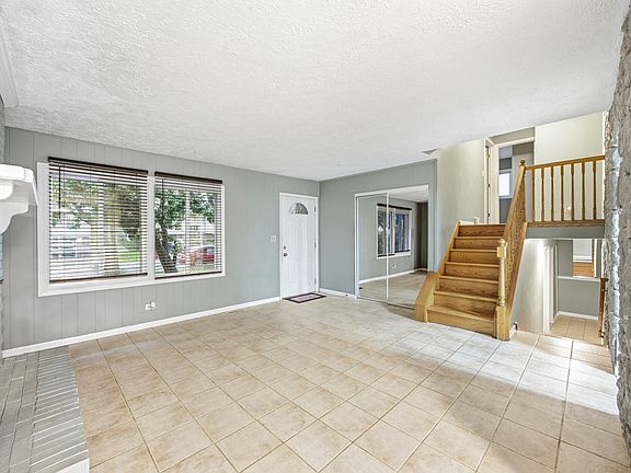 3rd image of 1551 Birch Ave