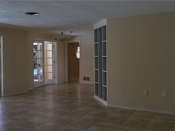 2nd image of 9588 President Cir