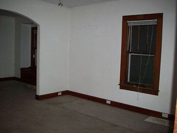 3rd image of 1179 E G Ave