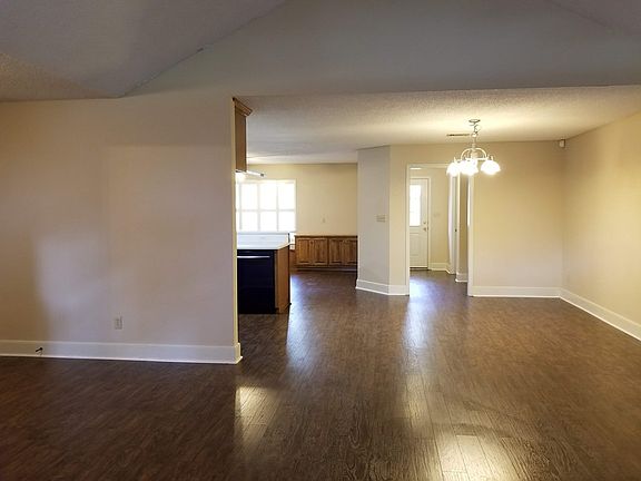 3rd image of 119 Woodland Ln