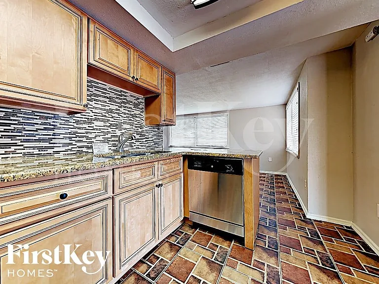 9220 Lido Ln — Photo 4