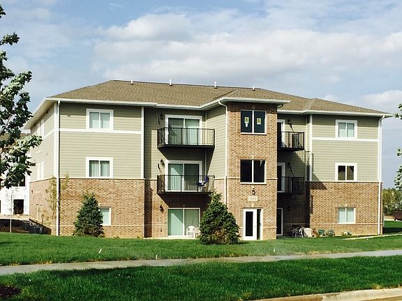 5th image of 1105 Bluegrass Cir Unit 8