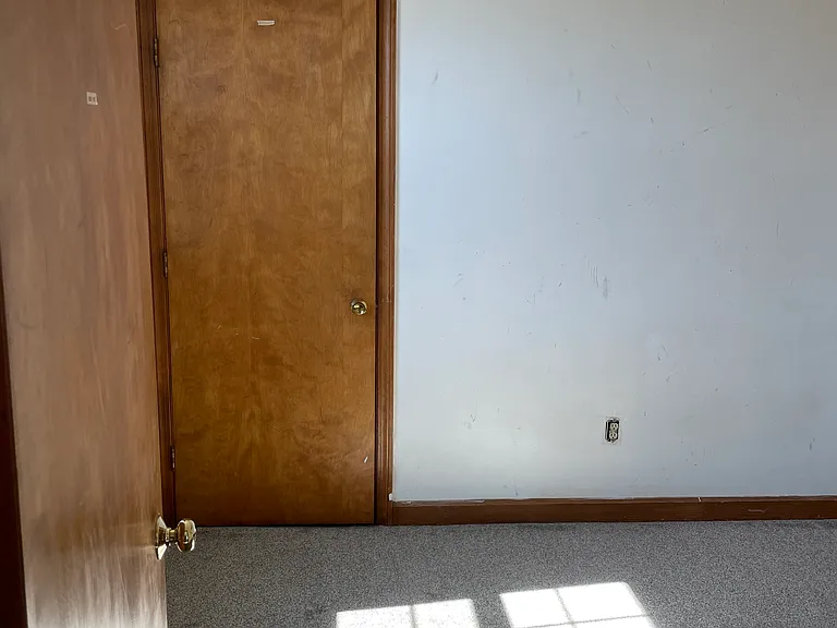 332 Cabot St — Photo 5