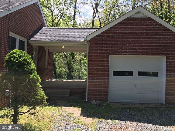 3rd image of 50 Wakefield Ave