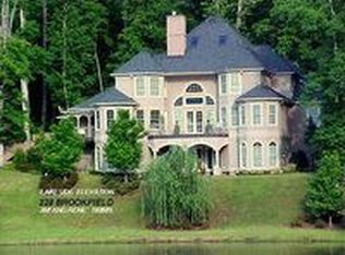 228 Brookfield Dr, Greenwood, SC 29646