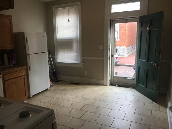 4th image of 623 S Lazelle St