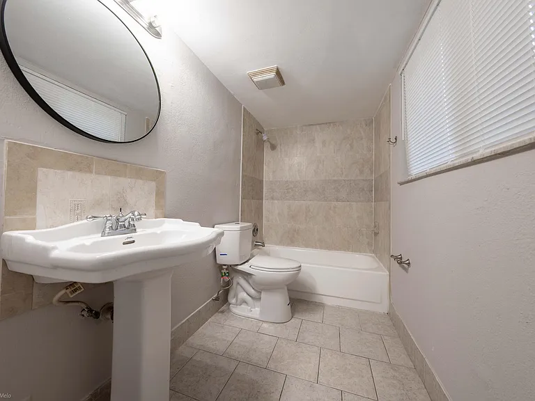 3469 NW 44th St #101 — Photo 14