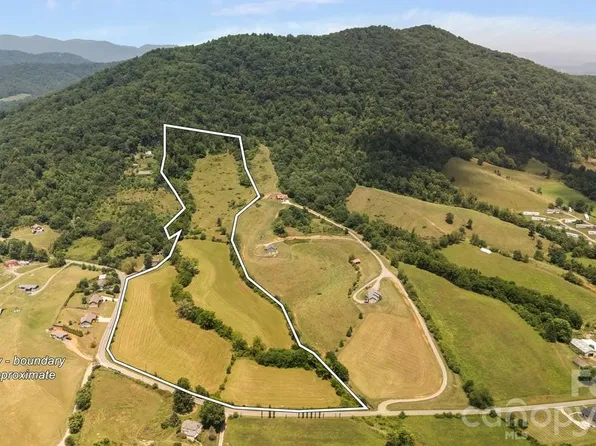 99999 Green Valley Rd, Leicester, NC 28748