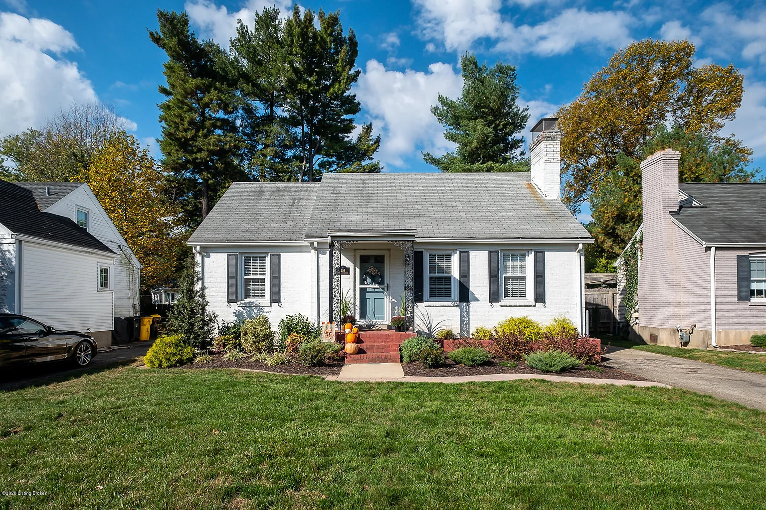 208 N Hubbards Ln photo 1