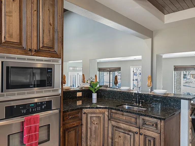 Lazy Oaks Ln — Photo 20
