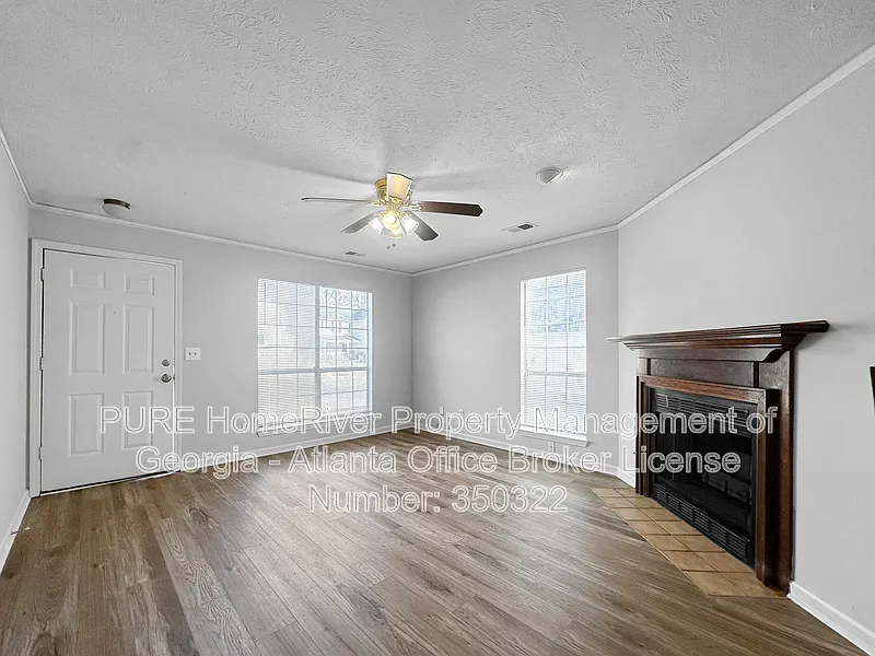 3 bed, 2.5 bath, 1476 sqft, $1,849 — Photo 4
