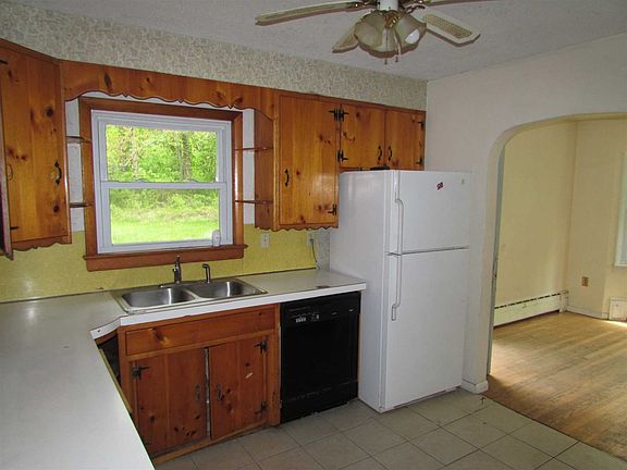 5th image of 90 Mountainview Ave