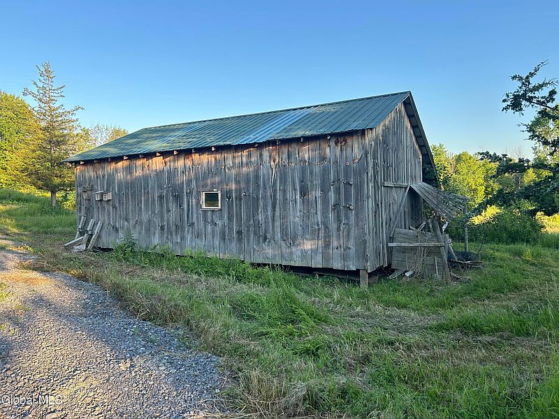 4th image of 10585 Western Turnpike