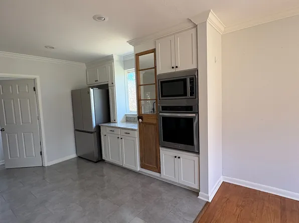 9163 N Parkview Dr, Baton Rouge, LA 70815