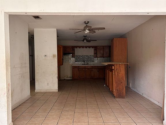 4th image of 313 Mesa Dr