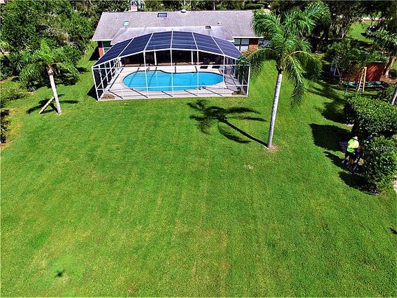 4th image of 720 Saxon Blvd