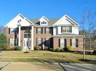 1231 Polo Lake Dr, Ballwin, MO 63021