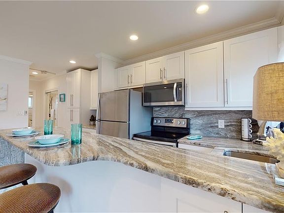 3rd image of 475 Benjamin Franklin Dr APT 118