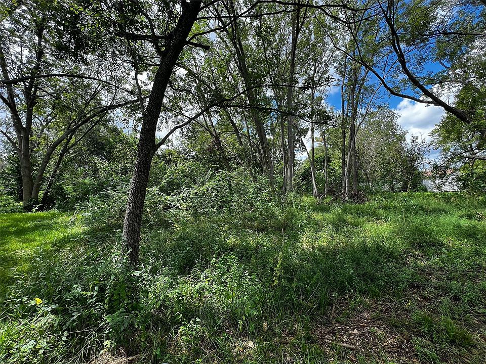 2nd image of 2428 Red Bluff Rd